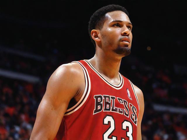 “九游app_ 历史回顾：NBA几十年来的十大经典封盖”，nba封面设计