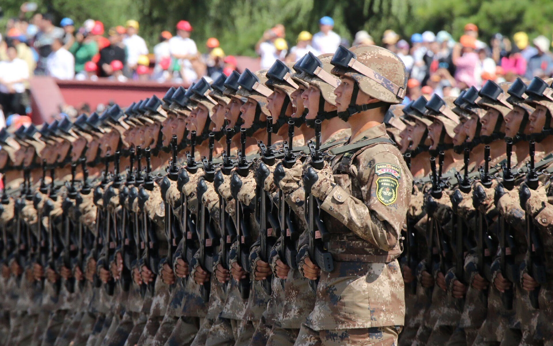 西亚卡姆禁区强打展现全能进攻威胁，西亚卡姆最近